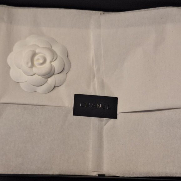 Lot of CHANEL Magnetic Empty Boxes W/Ribbon,Flower, Tissue Paper & Shopping Bags - Picture 6 of 6